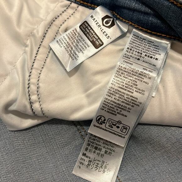 NWT Levi’s Jeans 311 Shaping Skinny Capris Womens Blue Stretch Mid Rise 24W NEW - Picture 14 of 16